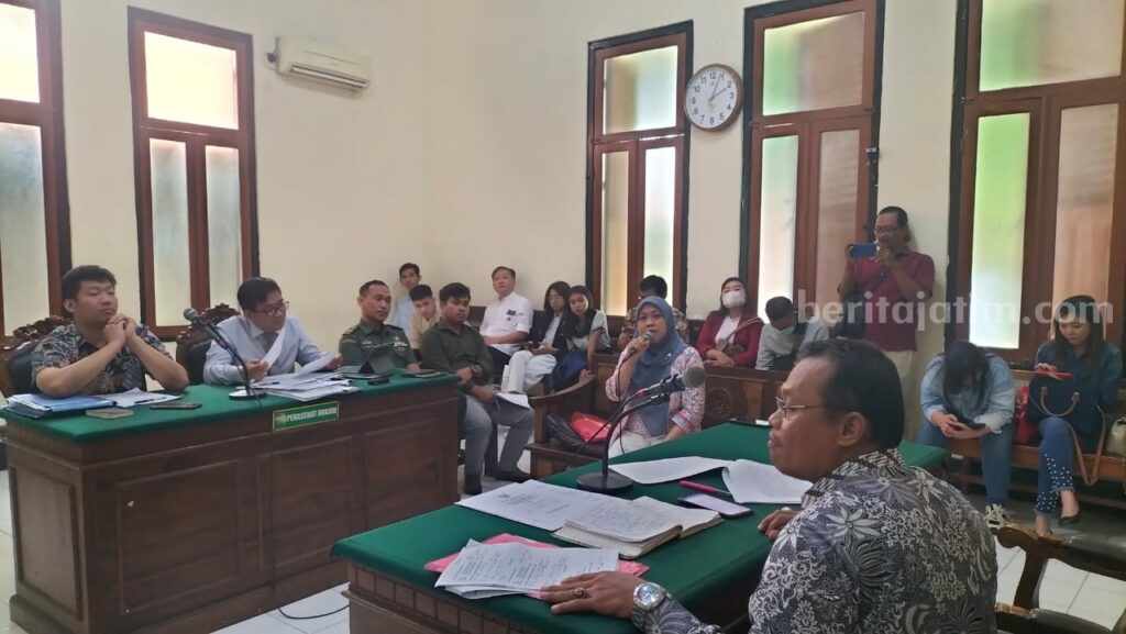 Effendi Menyoal PNPB, Saksi Jawab Tak Pernah Ada Tagihan Foto Berita Jatim