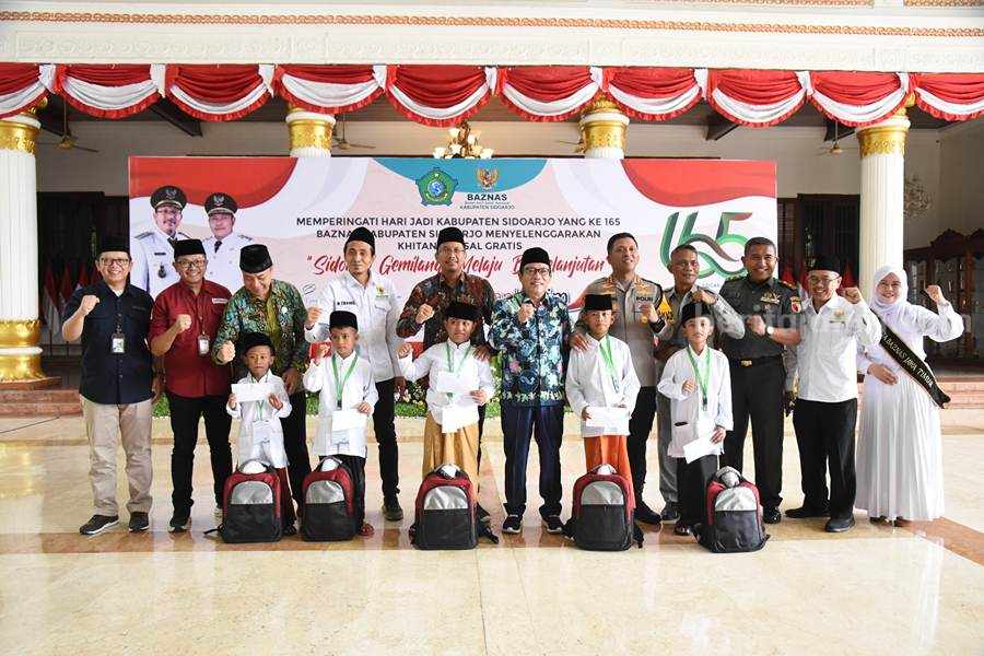 Gus Muhdlor Doakan Peserta Khitan Massal Pemkab Sidoarjo Jadi Anak Sholeh Foto Berita Jatim