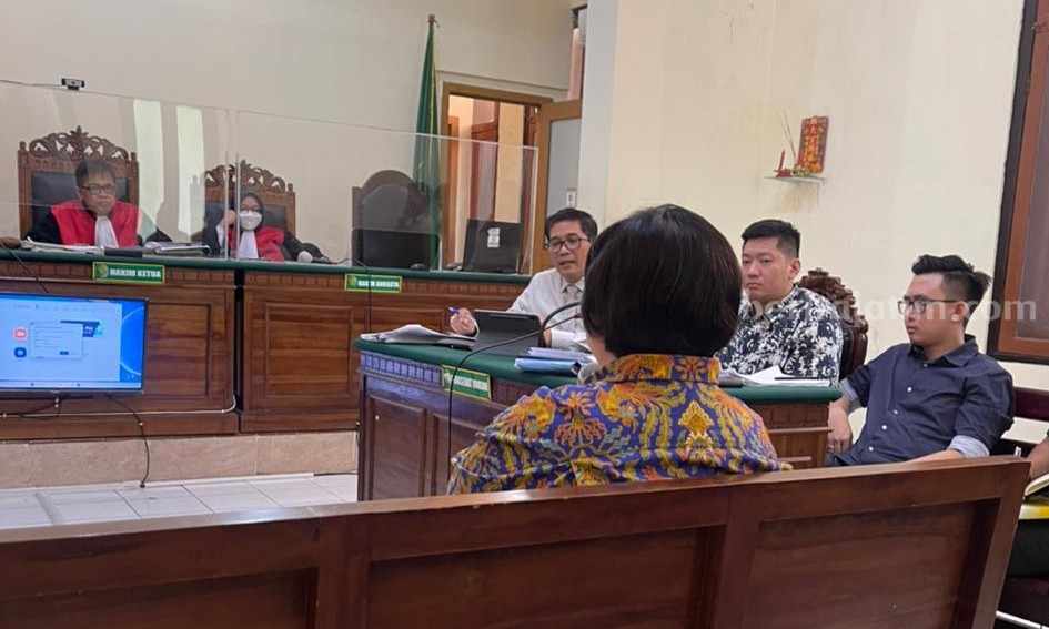 Sidang Penutupan Restoran Sangria, Effendi Ngotot Minta Pertanggungjawaban Ellen Foto Berita Jatim