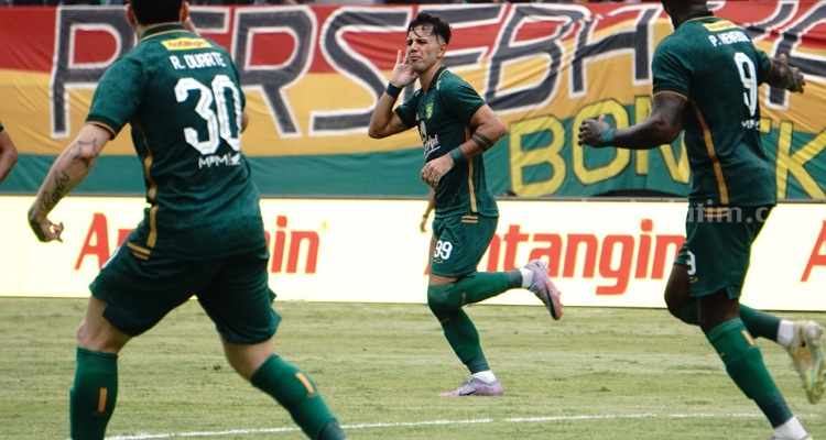 PT LIB Tegaskan Jumlah Tim Liga 1 2024/2025 Tetap 18 Persebaya Surabaya saat bermain di Stadion Gelora Bung Tomo, Surabaya. (Way)