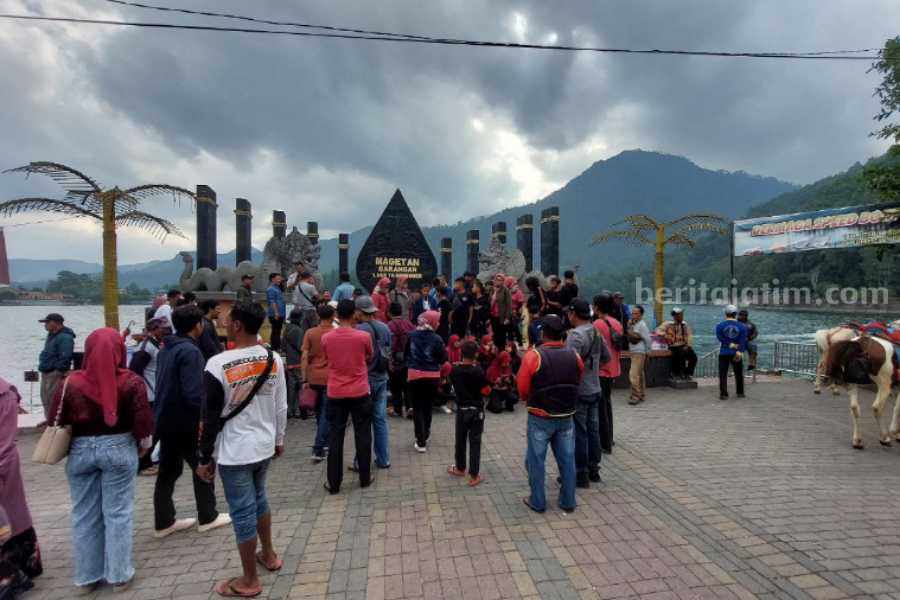 Kunjungan wisata ke Sarangan saat Nataru 2023/2024.