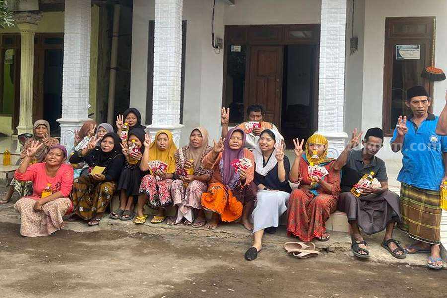 Ghina Rabhani saat menemui masyarakat di Probolinggo.