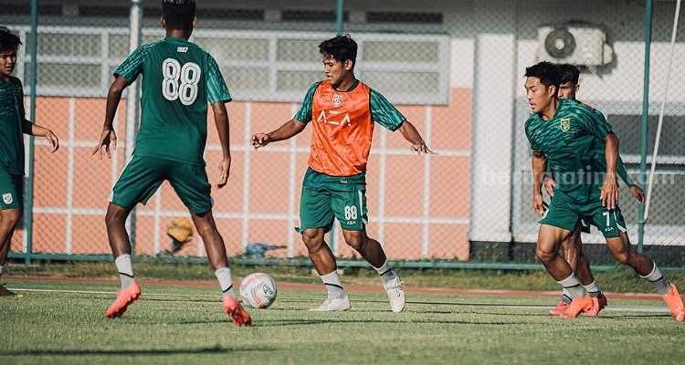 Tony Firmansyah Tak Ingin Sia-siakan Panggilan Seleksi Timnas U-20 Tony Firmasyah, pemain muda Persebaya yang dipanggil timnas. (Way)