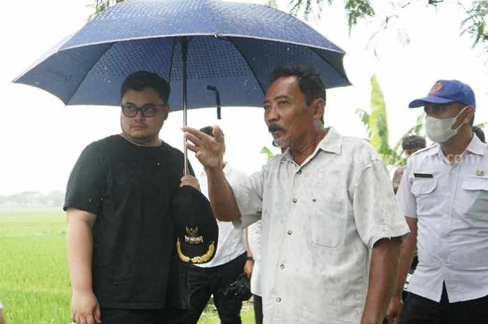 Hujan Deras, Bupati Kediri Cek Aliran Sungai di Kunjang