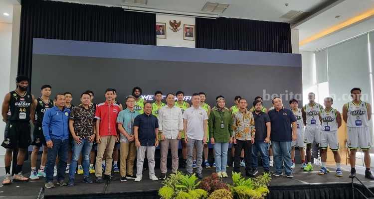 Launching tim Pacific Caesar. (Way)