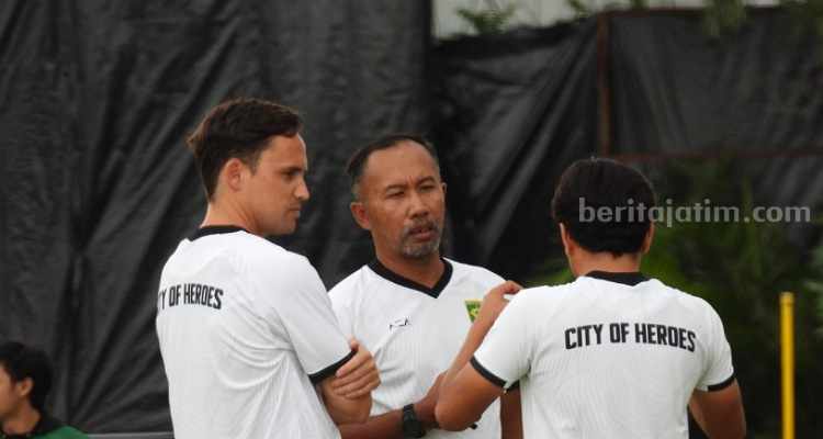 Paul Munster Datang, Manajemen Persebaya Ingin Lepas dari Jurang Klasemen