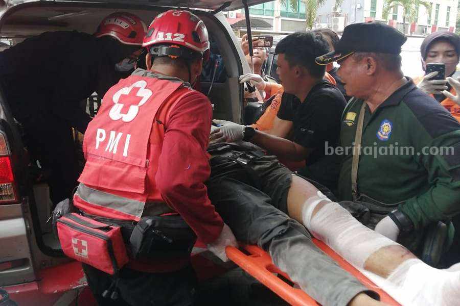 Korban ledakan outdoor box AC Grand Gion Spa Surabaya.