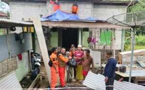 Sepakan Terakhir, 7 Bangunan di Pamekasan Rusak Akibat Cuaca Ekstrem