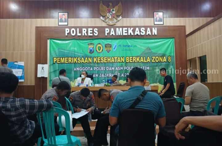 Personel Polres Pamekasan Jalani Pemeriksaan Kesehatan foto beritajatim