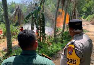 Sumur Bor di Pamekasan Semburkan Api