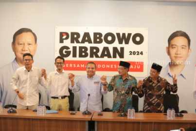 Relawan Anies dan Ganjar Migrasi Dukung Prabowo-Gibran Relawan Anies dan Ganjar yang pindah dukung Prabowo.