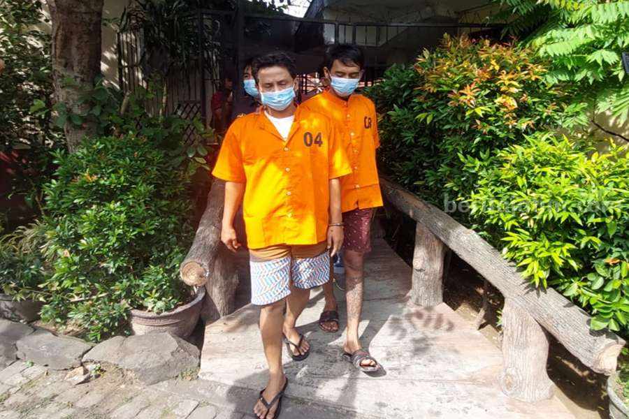 Kedua pelaku begal Surabaya di Polsek Tandes