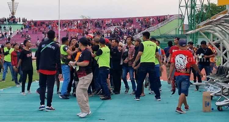 Ditahan Imbang Maluku United 1-1, Deltras Kembali Merasa Dirugikan Wasit Kericuhan di Stadion Gelora Delta Sidoarjo. (Way)