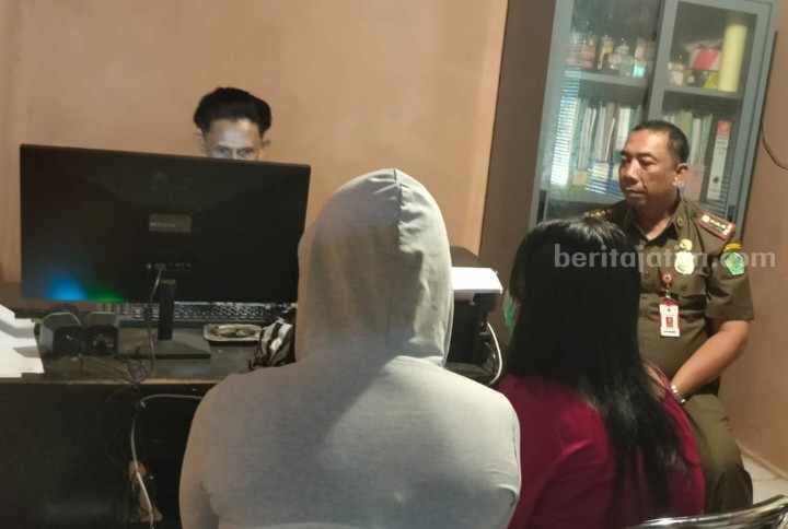 2 Wanita Penghibur Asal Bekasi Diamankan Satpol-PP Pamekasan