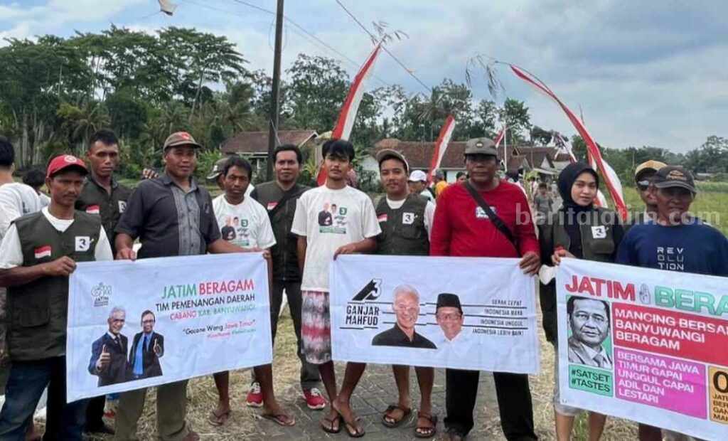 Relawan Jatim Beragam Mancing Suara Warga di Banyuwangi Kegiatan relawan Jatim Beragam cabang Banyuwangi mengajak warga memancing ikan di Desa Temuasri, Kecamatan Sempu sekaligus sosialisasi pemenangan pasangan capres-cawapres Ganjar - Mahfud.