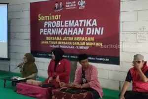 Relawan Jatim Beragam Bekali Santri tentang Pentingnya Pendidikan Foto Berita Jatim