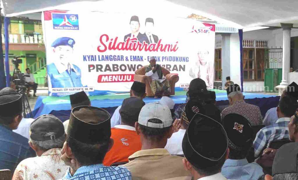 Ribuan Kyai Langgar dan Emak-emak di Banyuwangi Dukung Prabowo-Gibran Foto Berita Jatim