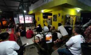 Relawan Jatim Beragam Sasar Warkop sebagai Lokasi Nobar Debat Foto Berita Jatim