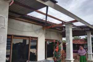 Angin Kencang Kembali Rusak Rumah Warga di Tiga Desa di Pamekasan Foto Berita Jatim