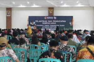 Bawaslu Lantik 2.452 Pengawas TPS Pemilu 2024 Se-Kota Malang Foto Berita Jatim