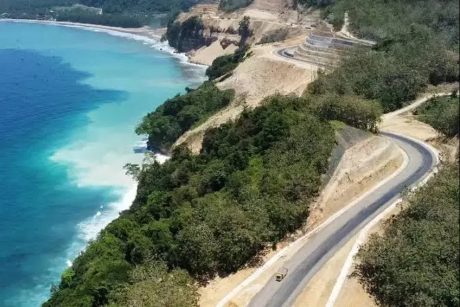 Lima Pantai Estetik di Sepanjang JLS Blitar-Tulungagung Pantai Sine