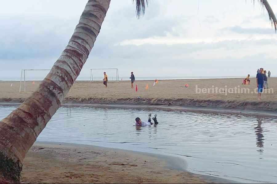 Pantai Wonogoro di Malang Selatan (Foto: Brama Yoga Kiswara/beritajatim.com)
