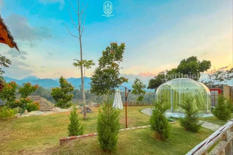 Glamping Maron Valley Pujon, Cara Beda Menginap di Tengah Keindahan Hutan Malang Suasana glamping ditegah hutan. Sumber foto: Instagram/@maron_valley