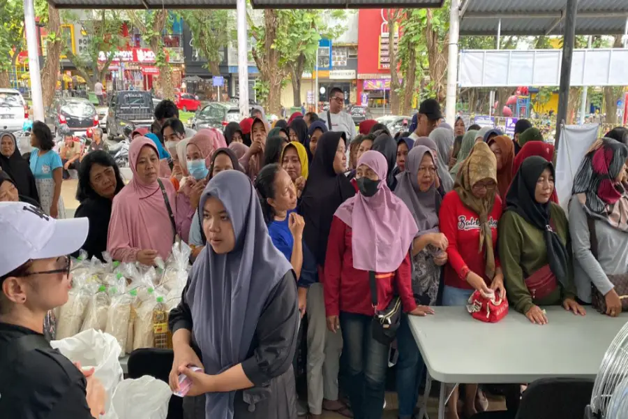 TPN Ganjar-Mahfud Gelar Pasar Sembako Murah di Pandaan Pasuruan Foto Berita Jatim