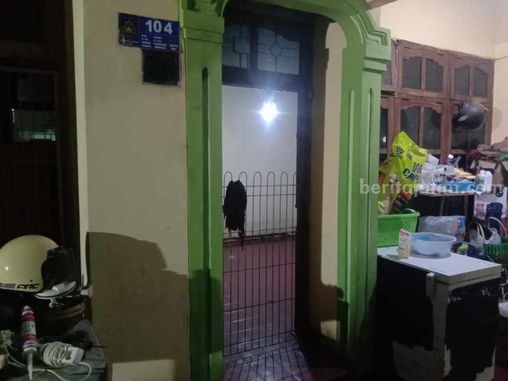 Rumah Erlin di Blitar yang dijadikan tempat penitipan anjing ilegal.