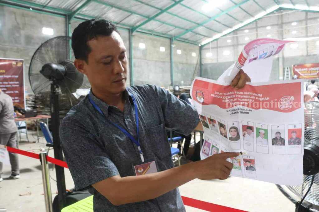 1.219 Lembar Surat Suara di Kota Kediri Rusak, Terbanyak DPRD Jatim foto beritajatim