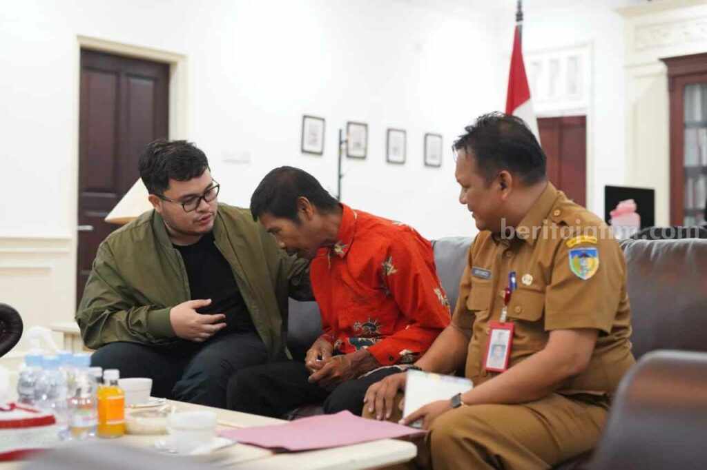 Kisah Perjuangan Penjual Roti Bolang Baling Hingga Diundang Bupati Kediri