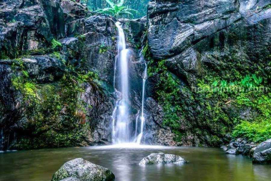 Air Terjun Surodadu yang ada di Kabupaten Mojokerto. (Instagram/@airterjunsurodadu)