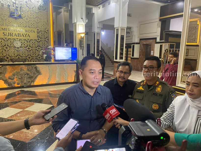 Eri Cahyadi, Wali Kota Surabaya saat memberikan evaluasi di Refleksi Akhir Tahun Pemerintah Kota Surabaya, Minggu (31/12/2023) malam.