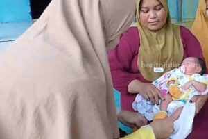 Sebelum Lahirkan Bayi Jari 24, Sang Ibu Kisahkan Merasa Aneh Lihat Kepiting Foto Berita Jatim