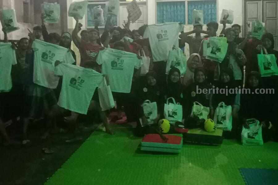 Tim BERAGAM Lamongan bersama puluhan pesilat di Kecamatan Paciran Lamongan.