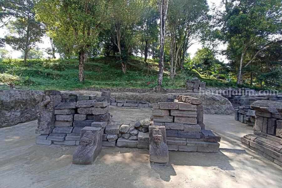 Candi Gambar Wetan Blitar, Tempat Pemujaan Hayam Wuruk Bangunan Candi Gambar Wetan di Lereng Gunung Kelud Blitar.
