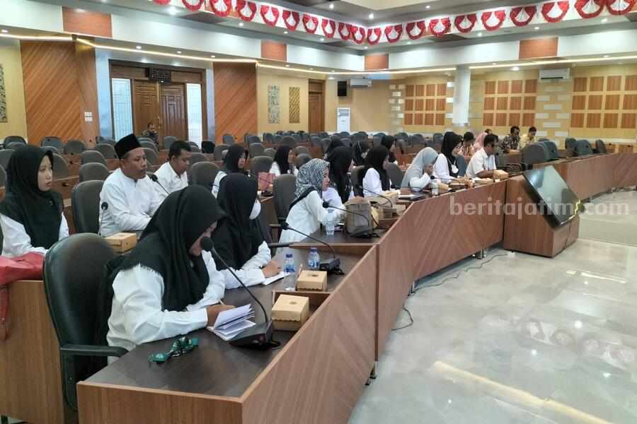 DPRD Tuban Gelar Audiensi Bersama Forum Guru Soal Rekruitmen PPPK Foto Berita Jatim
