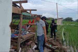 Tim Gegana Polda Jatim Sisir TKP Ledakan Sumenep gegana polda jatim