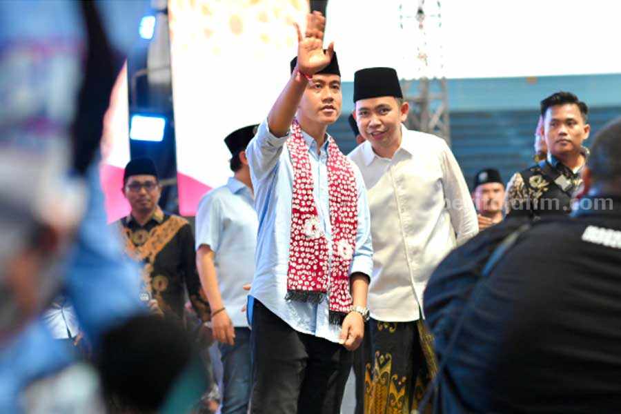 Bawaslu Jember Temukan Dugaan Pelanggaran Pidana Pemilu dalam Apel Salawat yang Dihadiri Gibran Gibran saat menghadiri Apel Akbar Kebangsaan yang digelar di stadion Jember Sport Garden Jember.