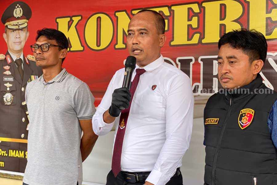 Kasat Reskrim Polres Tuban AKP Rianto bersama anggotanya. [foto:Diah Ayu/beritajatim.com]