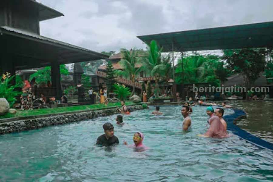 5 Rekomendasi Kolam Renang di Pasuruan, Lengkap Alamatnya Kolam renang Makoya, Pasuruan, Jawa Timur. (Sumber foto: Instagram/andhikaptrzz_)