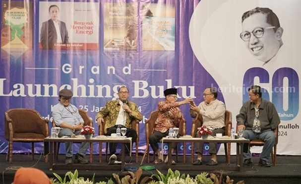 Tokoh Jatim dan Jurnalis Hadiri Peluncuran Buku Karya Yusron Aminulloh Foto Berita Jatim