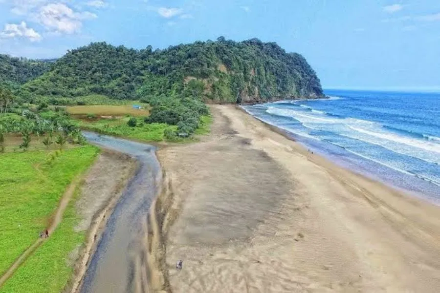 pantai dlodo