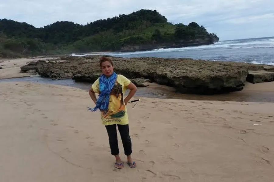 pantai molang