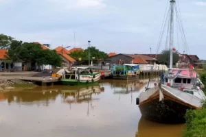 Tarif Retribusi Kapal Rute Mandangin-Sampang Naik Foto Berita Jatim
