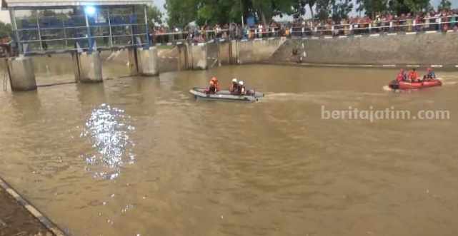 Nihil Hingga Malam, Pencarian Remaja Tenggelam di Jombang Dihentikan Sementara Foto Berita Jatim