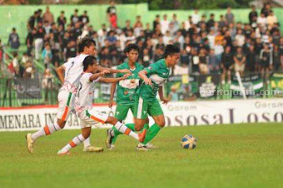 Pelatih Persipro: Kondisi Lapangan dan Fisik Pemain Penyebab Permainan Tak Berkembang Laga Probolinggo United atau Persipro saat bertandang Perssu Madura City di Stadion A. Yani Sumenep.