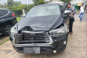 Rombongan AMIN Kecelakaan Beruntun di Prenduan Sumenep Foto Berita Jatim