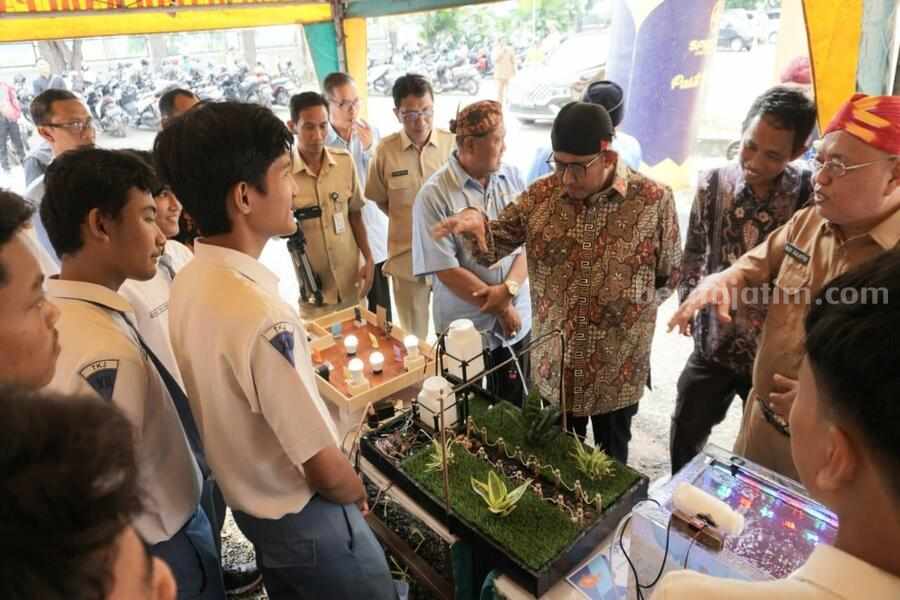 Kegiatan job and edu fair di SMKN 1 Sumenep