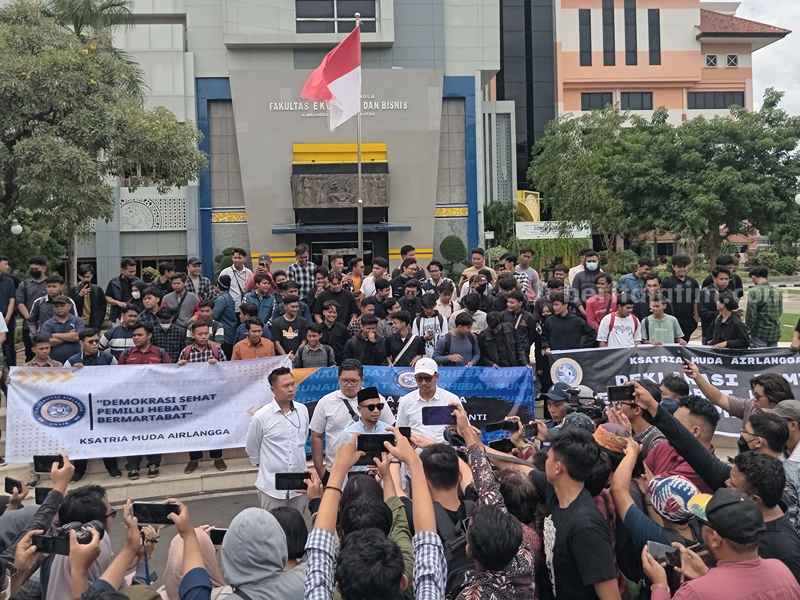 Bukan Tandingan Unair Memanggil, Ksatria Muda Airlangga Deklarasi Dukung Pemilu Bermartabat Foto Berita Jatim